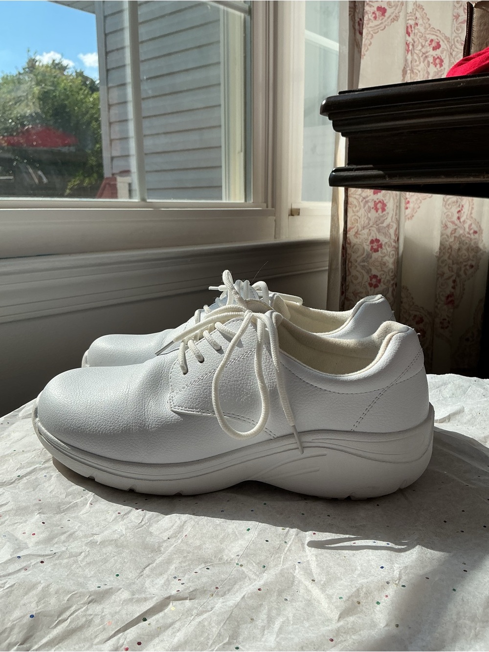 Women's White Genuine Leather Nursing & Healthcare Comfort Shoes Size 8
